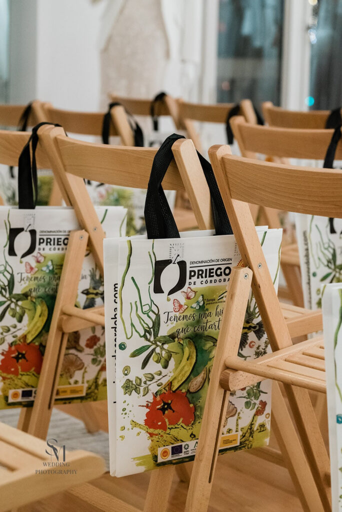 Viste tu mesa de oro en Navidad