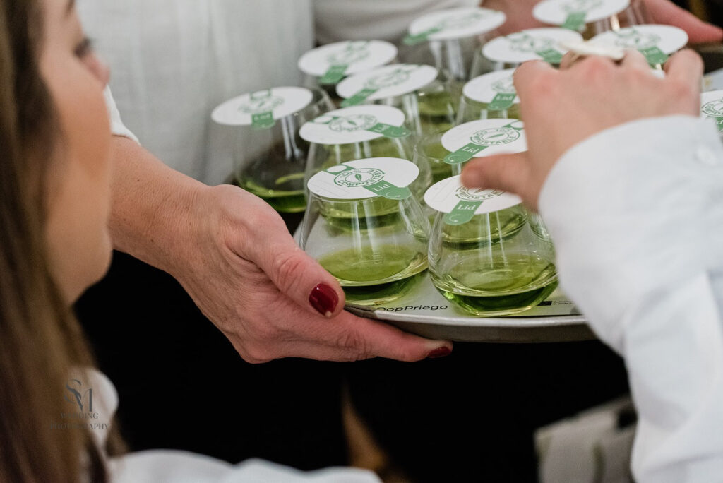 Viste tu mesa de oro en Navidad