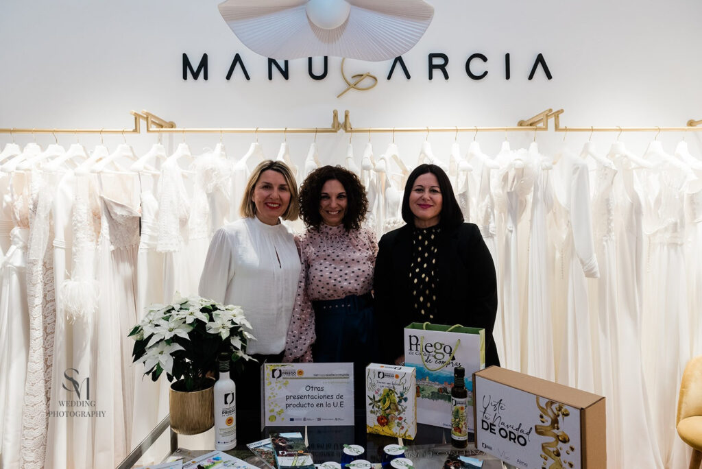 Viste tu mesa de oro en Navidad